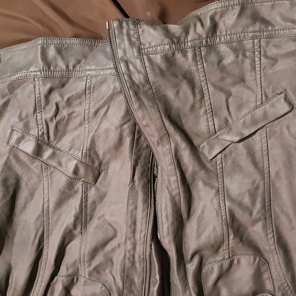 Feminine cut Leather Motorcycle Jacket - Picture 13 of 14